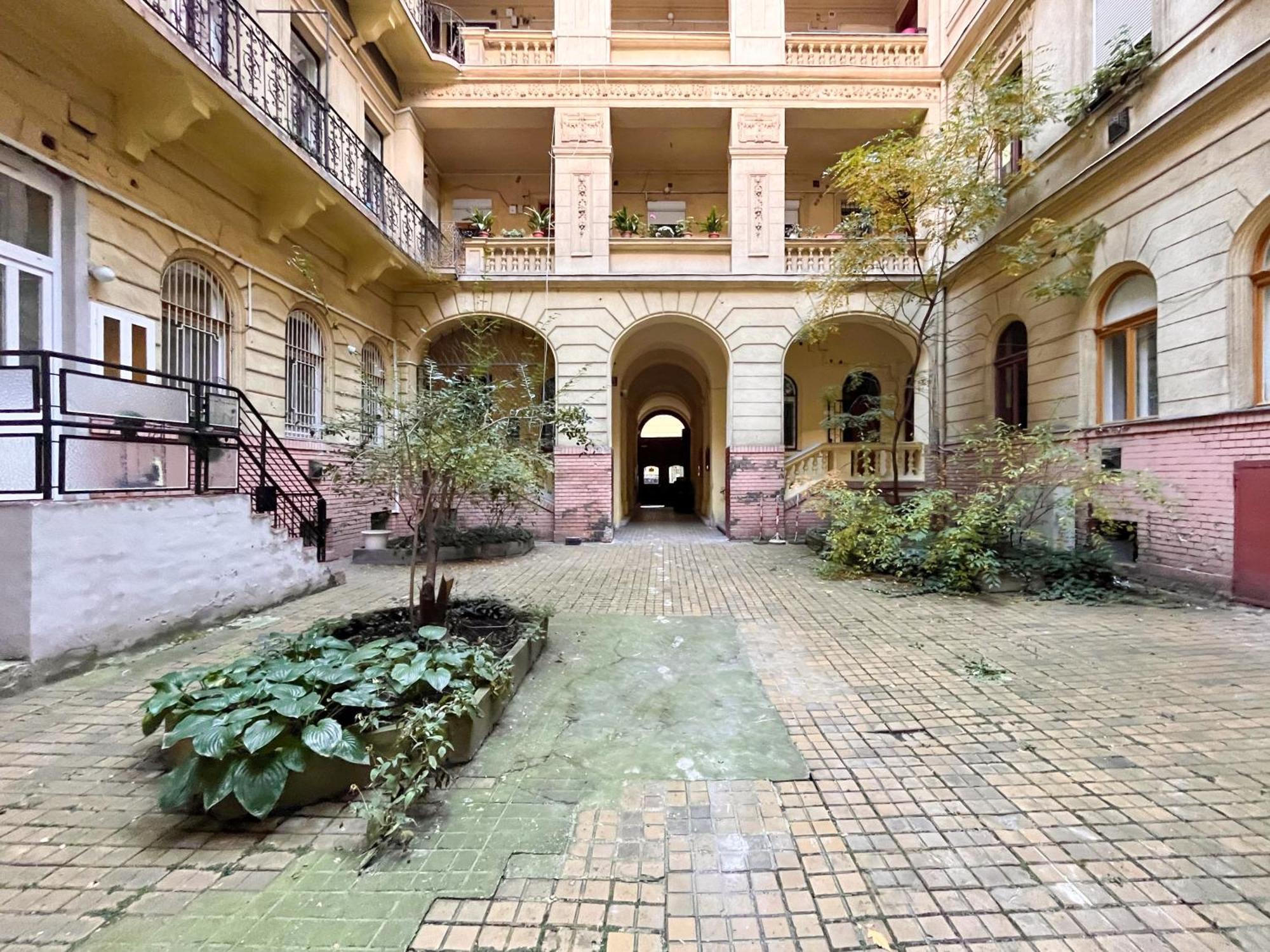 Industrial Westend Budapeşte Dış mekan fotoğraf